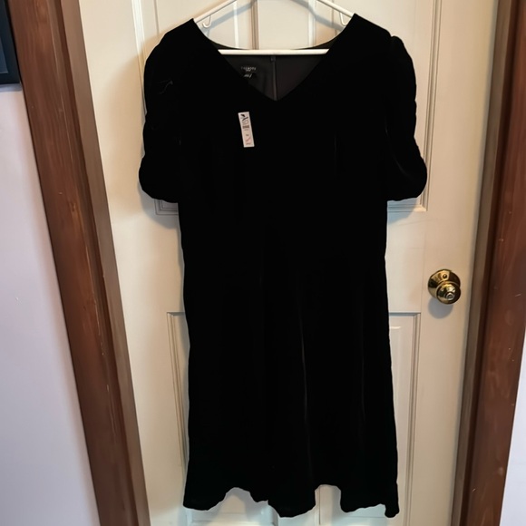 New with tags! Talbots Petite Velvet black dress, size 16P - Picture 1 of 4